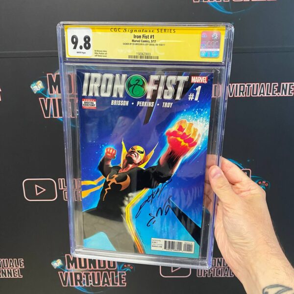 Iron Fist #1 CGC Comics 9.8 doppia firma di Ed Brisson e Jeff Dekal - Variant - Marvel Comics